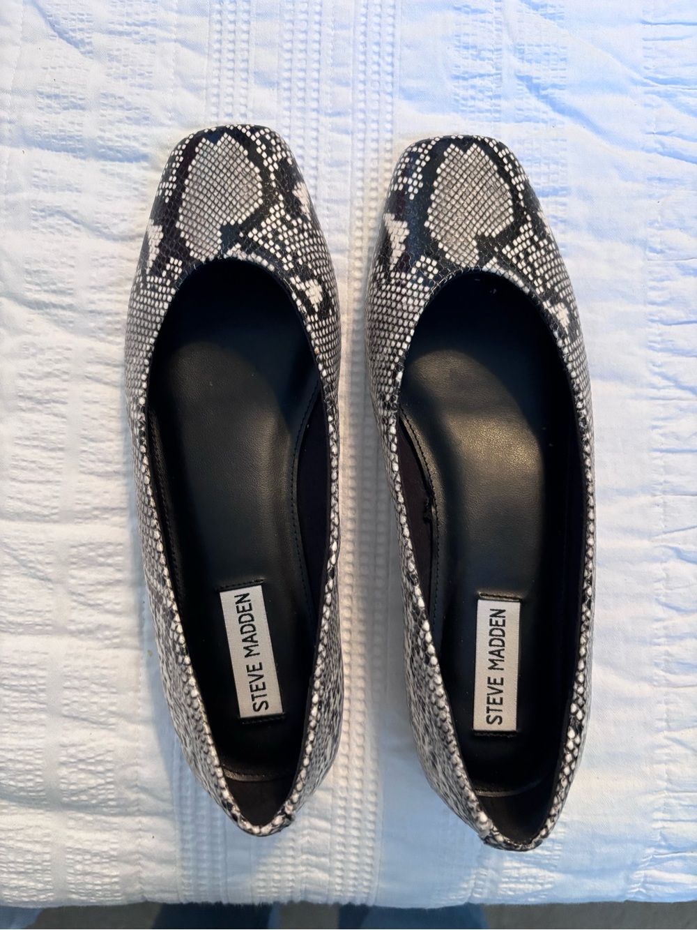 Steve Madden snakeskin print flats 9M